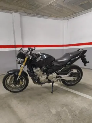 Honda Hornet 600 Naked Negra