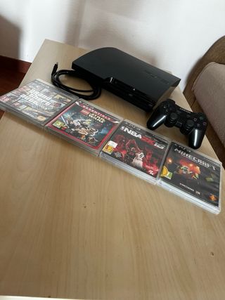 Consola PS3 Slim Negra+ 4 Juegos+2 mandos y cables