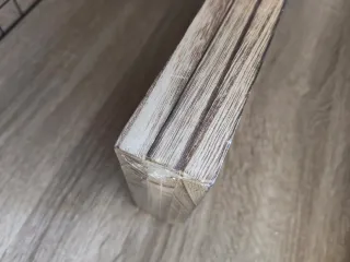 Estanterías flotantes de madera y metal