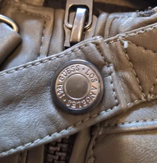 Chaqueta Guess Gris