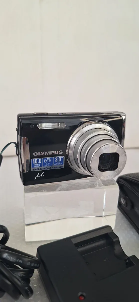 Câmera Digital Olympus M 1060 Preta