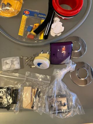 Lote de accesorios para baño y fontanería