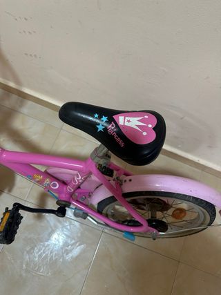 Bicicleta B'Twin rosa infantil