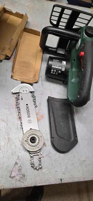 Motosserra Bosch UniversalChain 18V