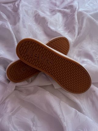 Zapatillas Levi's Negras talla 40