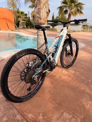 Mondraker Crafty Carbono R 2025