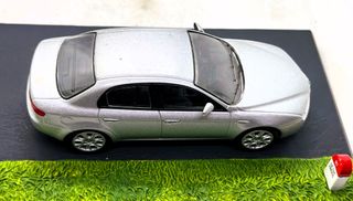 Alfa Romeo 159 de Norev,Coche a escala 1/43, bueno