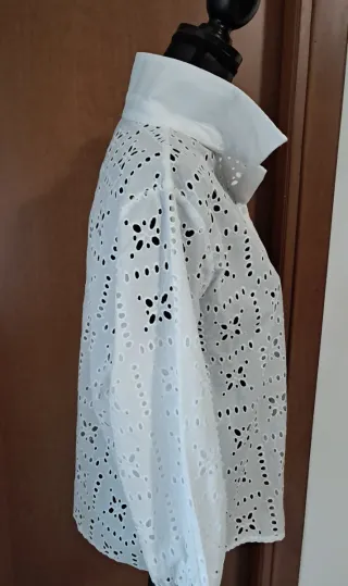 Camicia bianca con ricami