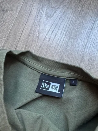 Camiseta New Era verde rayas