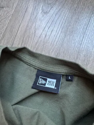 Camiseta New Era verde rayas