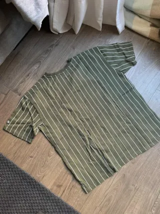 Camiseta New Era verde rayas