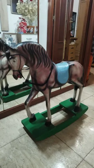 Caballito de papel maché vintage, antigüedades