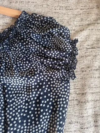 Blusa corta lunares azul y blanco