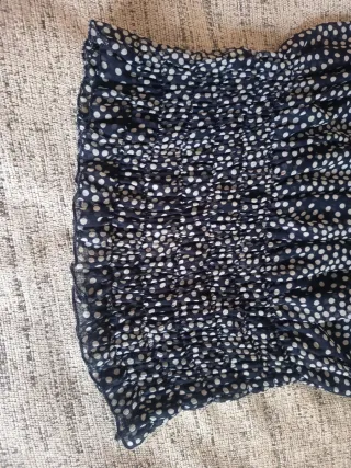 Blusa corta lunares azul y blanco