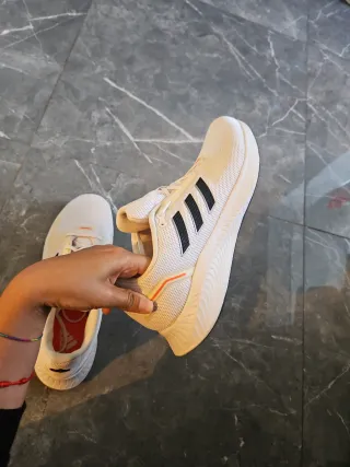 Zapatillas Adidas Talla 44.5 Blancas Negras
