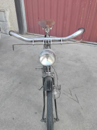 Bicicleta Clásica Negra de 70 años