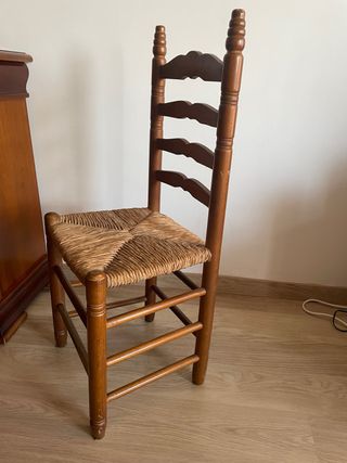 Sillas de madera y enea andaluzas
