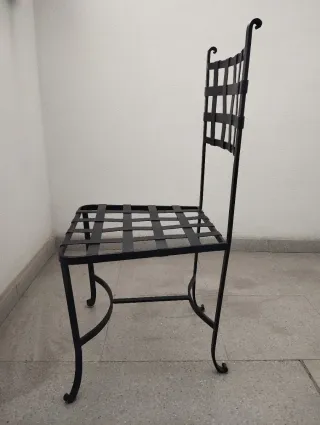 Silla de forja negra