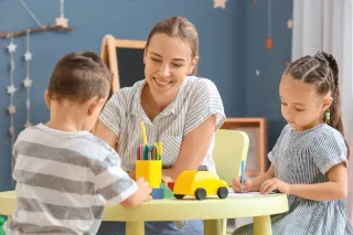 Hola busco empleo, cuidadora de niños en verano