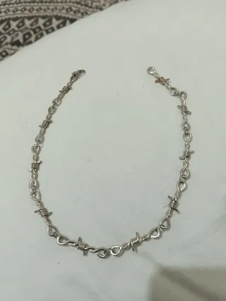 Collar estilo alambre de espino plata