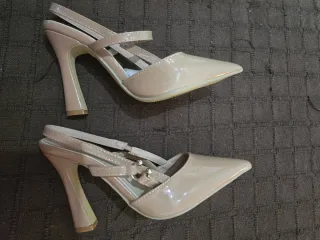 Zapatos tacón fino punta fina beige T38