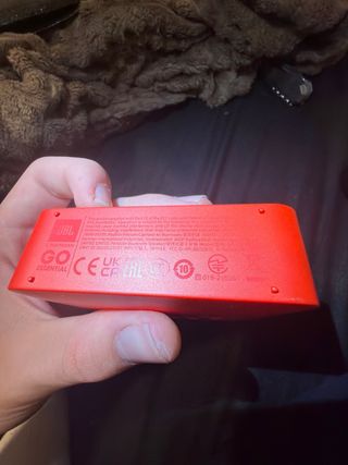 Altavoz JBL Go Essential Bluetooth Rojo