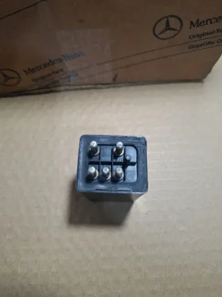 Relè Mercedes 0035454805 w124 300D