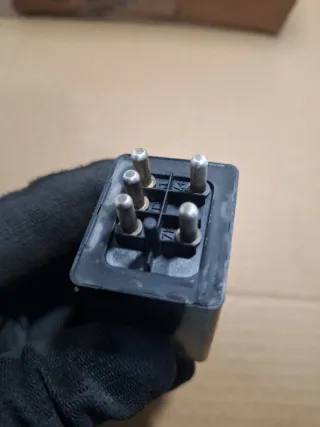 Relè Mercedes 0035454805 w124 300D