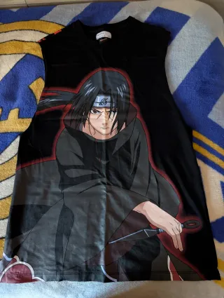 Camiseta Itachi Uchiha Bershka Talla M