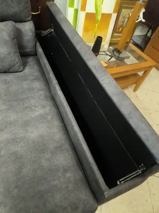 Chaiselongue gris con almacenaje