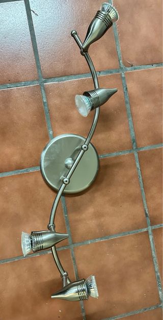 Lámpara de techo plateada con 4 focos