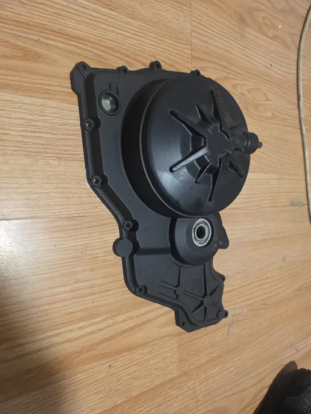 Tapa embrague Aprilia RSV4