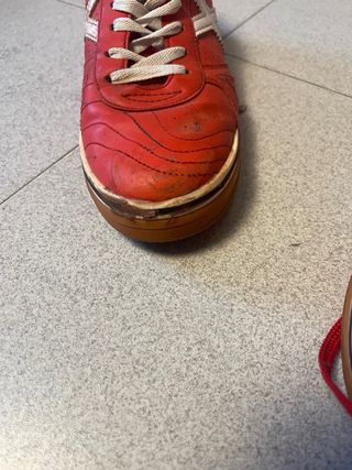Zapatillas Futsal Munich Rojas y Blancas