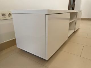 Mueble TV IKEA color blanco