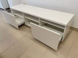 Mueble TV IKEA color blanco