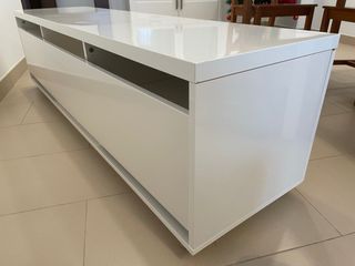 Mueble TV IKEA color blanco