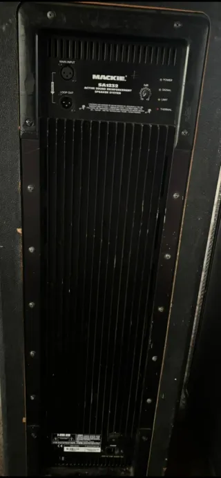 Equipo de Sonido Profesional MACKIE AUTOAMPLIFICAD