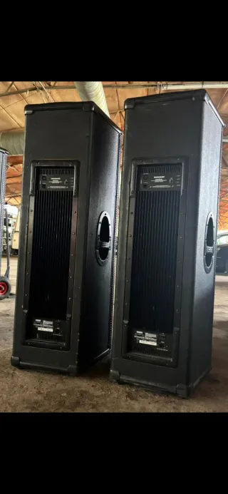 Equipo de Sonido Profesional MACKIE AUTOAMPLIFICAD