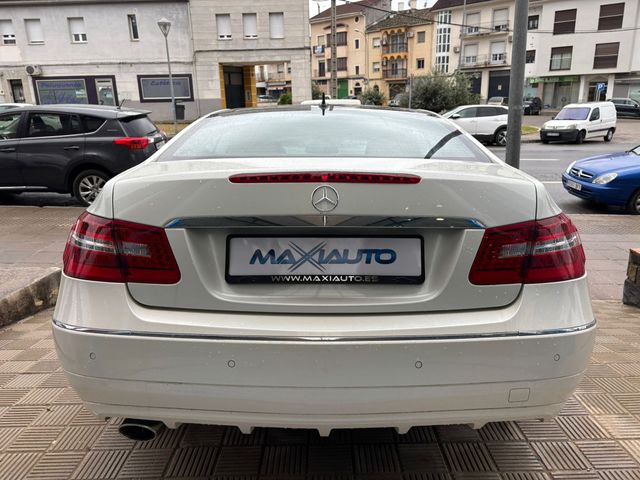 MERCEDES BENZ E 220 CDI COUPÉ BLUEEFFICIENCY AVANT