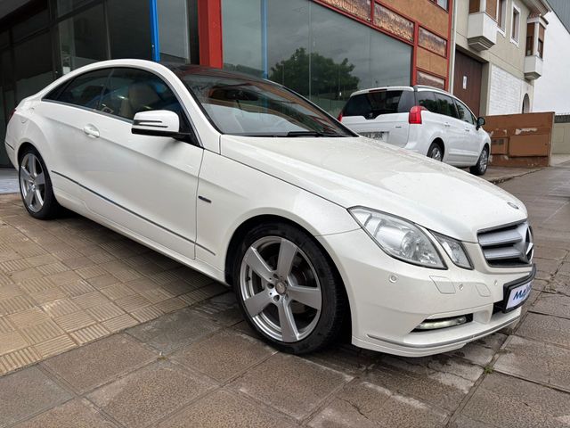 MERCEDES BENZ E 220 CDI COUPÉ BLUEEFFICIENCY AVANT