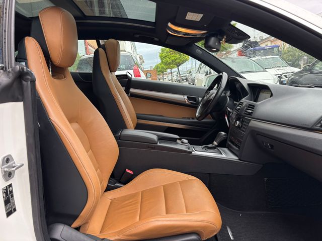 MERCEDES BENZ E 220 CDI COUPÉ BLUEEFFICIENCY AVANT