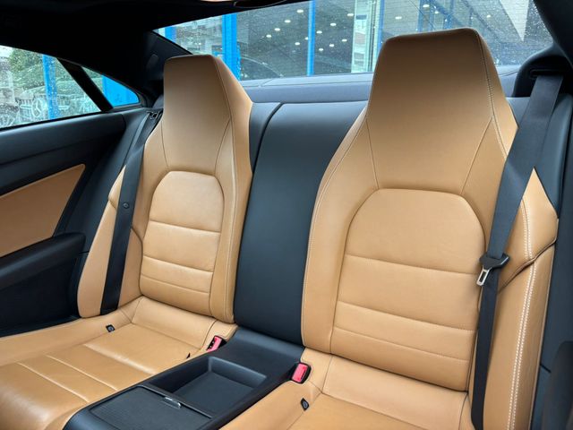 MERCEDES BENZ E 220 CDI COUPÉ BLUEEFFICIENCY AVANT