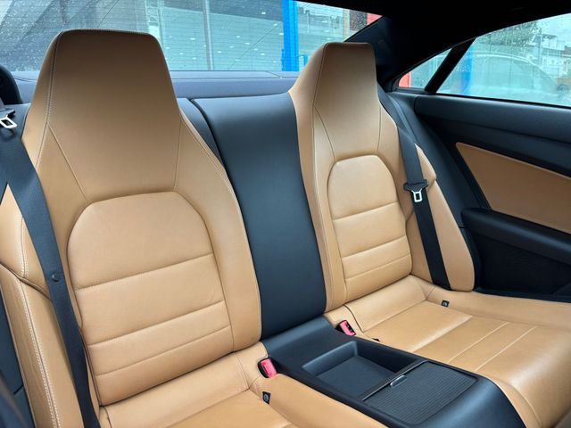 MERCEDES BENZ E 220 CDI COUPÉ BLUEEFFICIENCY AVANT