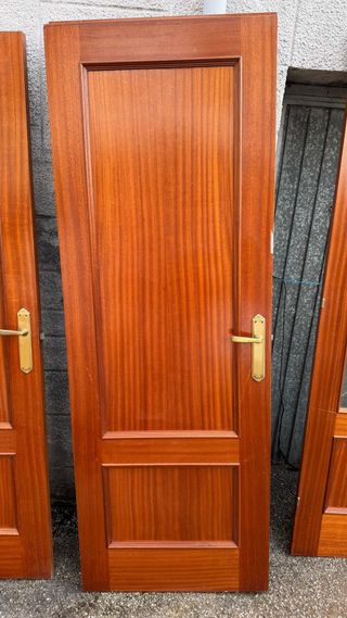 Puertas de madera maciza
