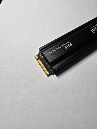 ssd crucial p310 4t con dissipatore