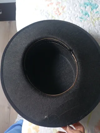 Sombrero Flamenco Negro con Cinta Roja 52.5 cm