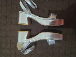 Sandalias plateadas ULANKA T37