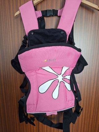 Mochila portabebés rosa y negra