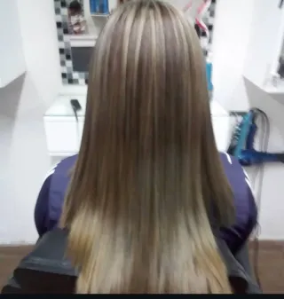 Soy estilista.. se hacer de todo un poco
