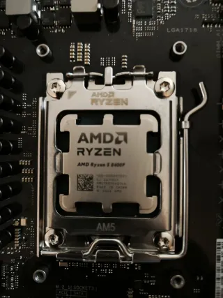 Motherboard ASUS AM5 + CPU + Memórias